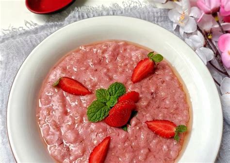 Resep Bubur Pink Masha Bubur Oat Stroberi 🍓🍓 Oleh Liyanify Cookpad