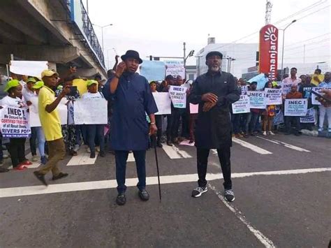 Breaking Heavy Protest Rocks Inec Office In Port Harcourt Over