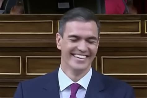 Feijóo dice que esta risa de Sánchez esconde una patología y pide que