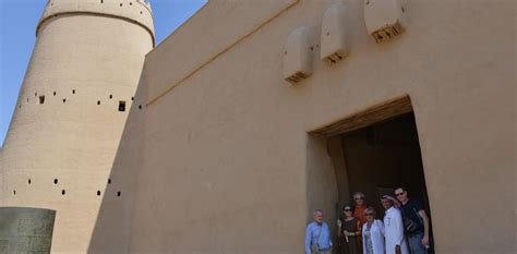 Con Muchas Mujeres Y Un Laberinto Bienalsur Llega A Arabia Saudita