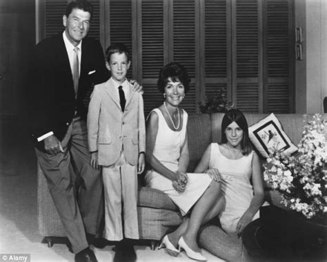 Patti Davis Ronald Reagan S Daughter Publishes Lesbian Novel But