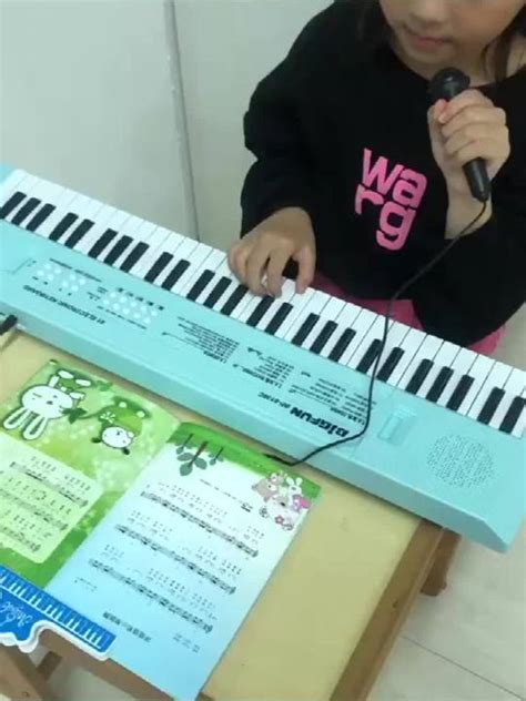 Electronic Keyboard Beginners 61 Key with Microphone 1-3-6-12 Year-Old ...