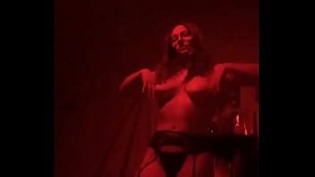 Me Showing My Big Tits XNXX