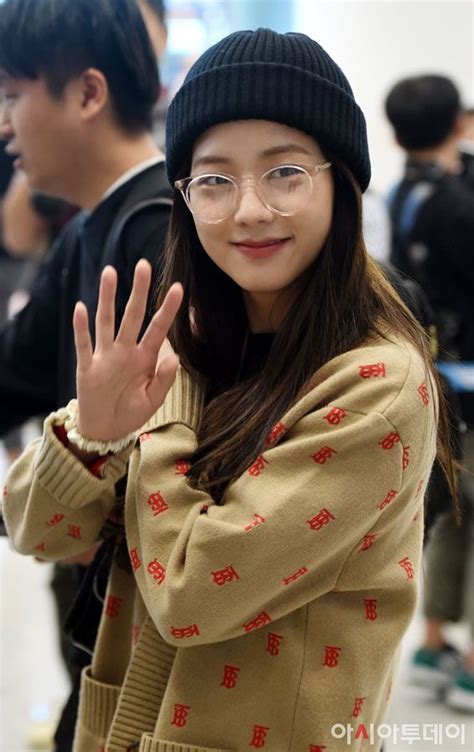 Jisoo Airport Photos At Incheon Back From London After Burberry Event