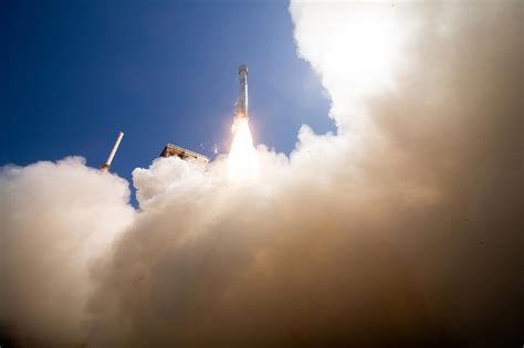 Liftoff Nasa Astronauts Pilot First Boeing Starliner Crewed Mission To