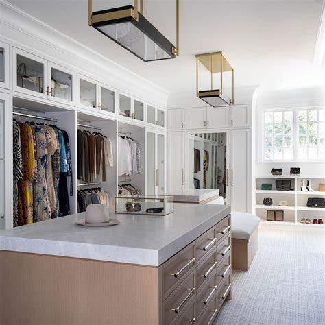 Walk In Closet Designs For A Master Bedroom