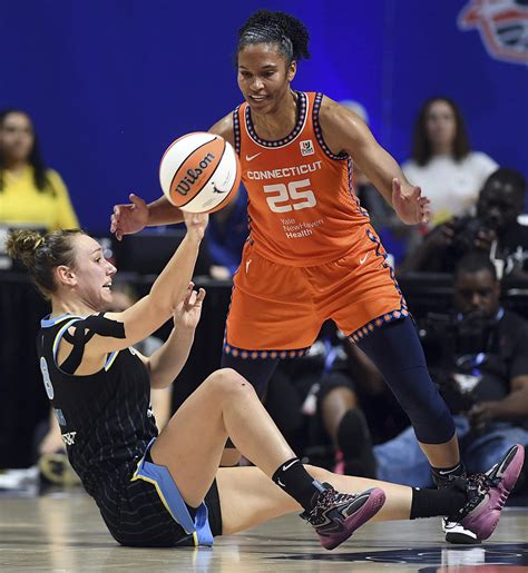 Alyssa Thomas now WNBA triple-doubles leader and has Connecticut near ...