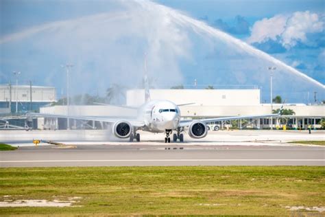 Cayman Airways - Cayman Airways celebrates relaunch of Tampa commercial ...