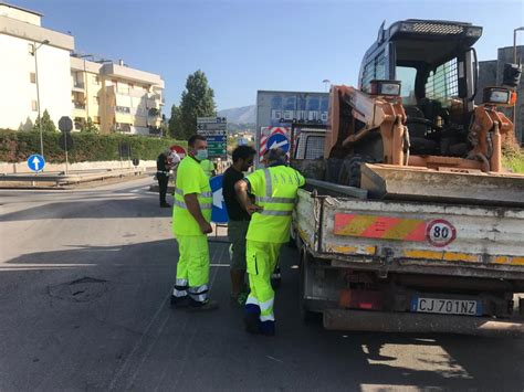 Rimossi I Rifiuti Dagli Svincoli Della Tangenziale Di Salerno Partenza