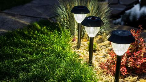 Outdoor Solar Lighting Roundup - Earth911