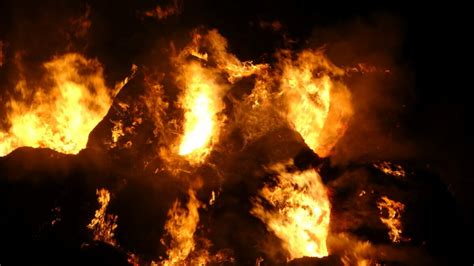 Schon Wieder Brennen Aktuell Heuballen In Der Grafschaft Aktuell