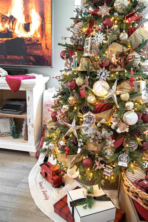 Red And Gold Christmas Tree Decorating Ideas