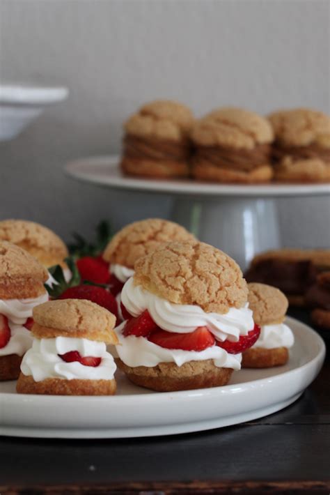 Les Choux à la Chantilly et aux Fraises Casserole Chocolat