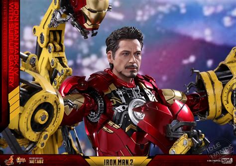 Idle Hands Hot Toys Iron Man Mark Iv With Suit Up Gantry Collectible Set