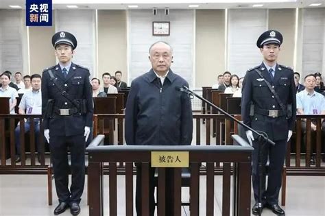 靠烟吃烟“后劲”大，去年以来烟草系统至少15名官员落马