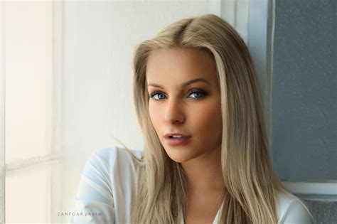 Women Blonde Face Portrait Blue Eyes Wallpaper Resolution 2200x1466