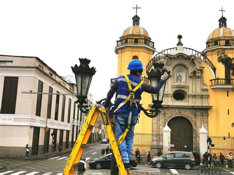 Municipalidad De Lima Efectu Labores De Mantenimiento En Parque La