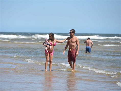 A Cuatro Meses De Ser Mam Floppy Tesouro Deslumbr Con Su Figura En Bikini Infobae