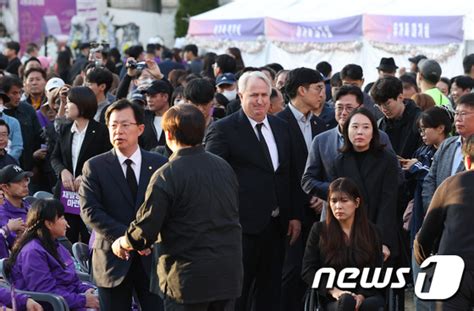 이태원 참사 1주기 시민추모대회 참석하는 인요한 혁신위원장 뉴스1