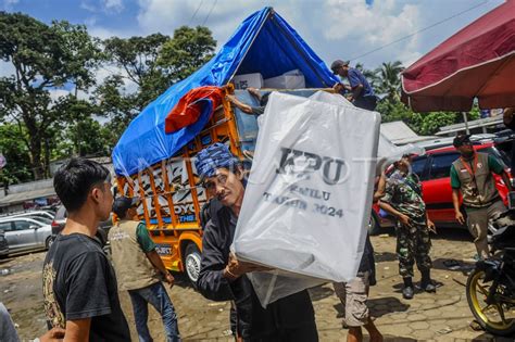 Distribusi Logistik Pemilu 2024 Di Suku Badui ANTARA Foto