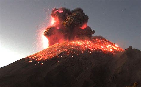 Spectacular Eruption At El Popo But Alert Level Remains Unchanged