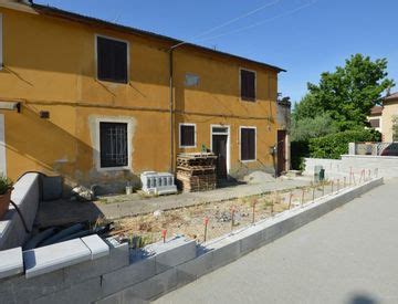 Casa Bifamiliare Trifamiliare In Vendita In Zona Santa Lucia A Uzzano