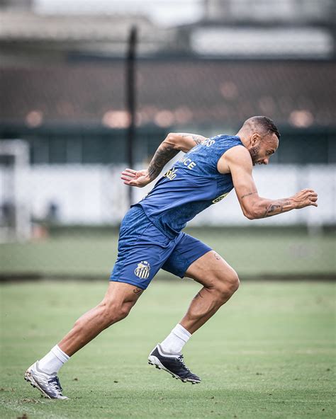 Santos Realiza Penúltimo Treino Antes De Estreia Pela Série B Do