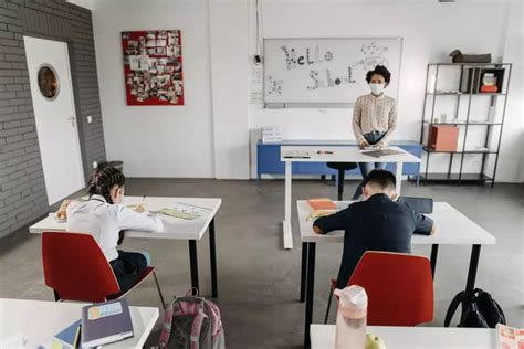 25 Contoh Kalimat Pronoun Bahasa Inggris Lengkap Beserta Artinya