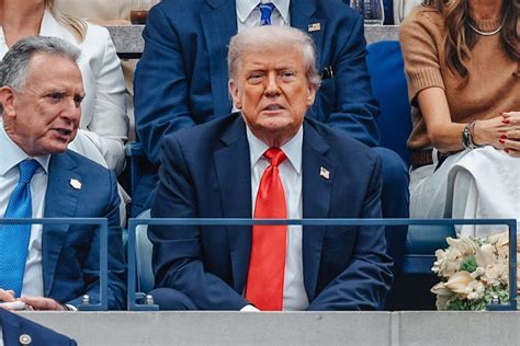 Trump's crisis: Republicans abandon their leader