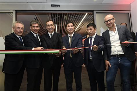 Huawei A Milano Nuova Sede Con Innovation Experience FOTO