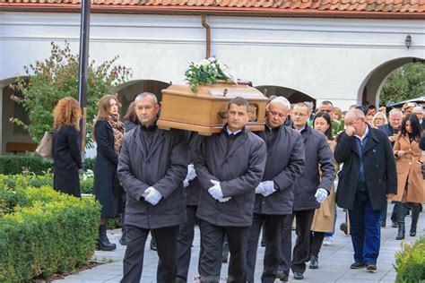 Pogrzeb Cezarego Olszewskiego Zwyci Zcy Ta Ca Z Gwiazdami