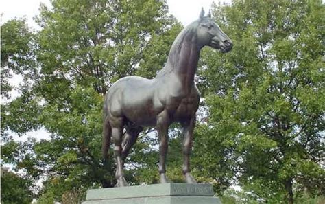 Larger-Than-Life: Lexington Woman Witnessed Sculptor's Creation Of Famous Man O' War Statue ...