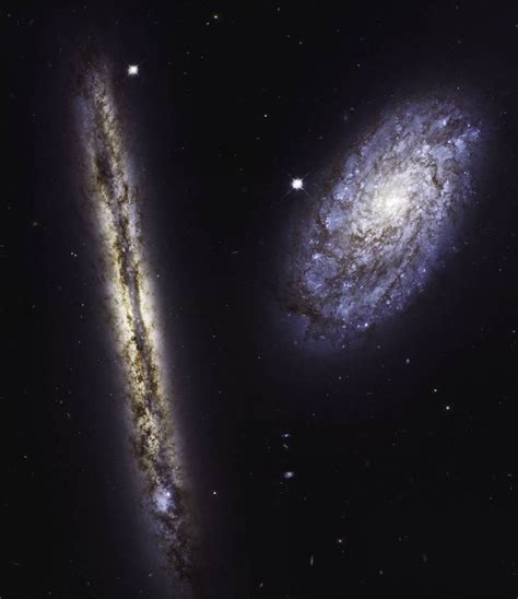 Hubble Feston 27 Vjetorin E Leshimit Me Dy Galaktika Spirale Astroalb