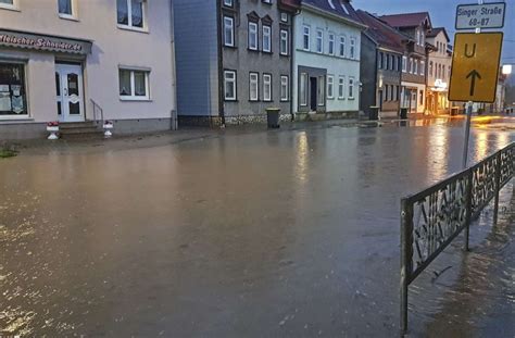 Unwetter Im Ilm Kreis Überflutete Straßen Und Vollgelaufene Keller