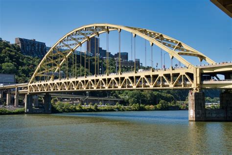 Structurae [en]: Fort Pitt Bridge