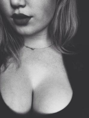 Freckles Lips Boobs Porn Pic