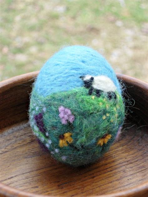 22 Adorable Needle Felted Easter Decorations