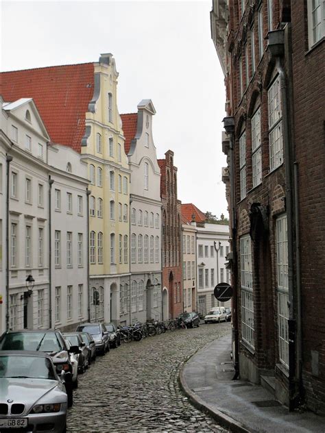 Große Petersgrube curving cobblestone street Lübeck Ger Flickr