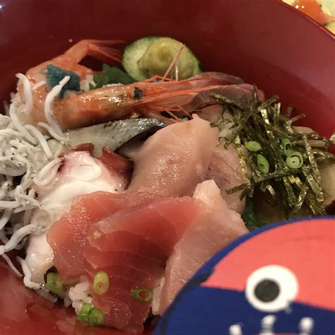 ぴんりん ≪n☮ War≫ On Twitter おまかせ海鮮丼〜🐟 奏食堂 沼袋 気仙沼直送 ホヤぼーや おまかせ海鮮丼