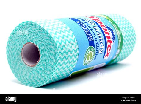 40 Handy Spontex All Purpose Cloths On A Roll Stock Photo Alamy