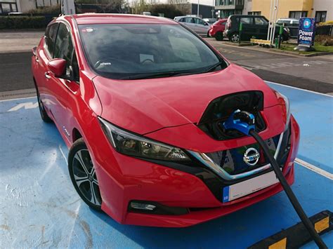 Nissan LEAF 2018 electric car owner review - Electric Road