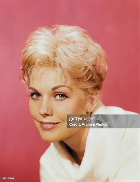 American Actress Kim Novak Poses Circa 1956 Fotografia De Notícias