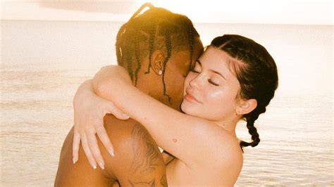 Kylie Jenner Jadi Wanita Tersukses Travis Scott Lakukan Ini Photo