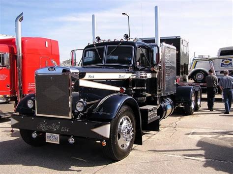 Pin By Clifton Leavings On Mack Kenworth Peterbilt Cars Trucks