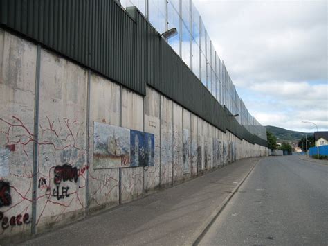 Gallery Of The Belfast Peace Walls And Murals On The Irish Side Europe