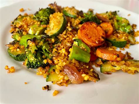 Brokkoli Zucchini Pfanne Mit Bulgur Karotten Vegan Zucchiniwelt De