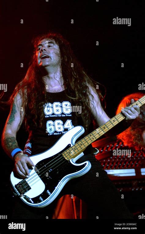 Iron Maiden Bassist Fotos Und Bildmaterial In Hoher Aufl Sung Alamy