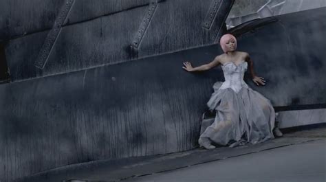 Fly Featuring Rihanna Music Video Nicki Minaj Image 24904582