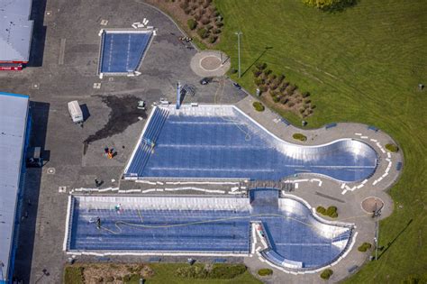 Herne Von Oben Schwimmbecken Am Freibad Der Freizeiteinrichtung