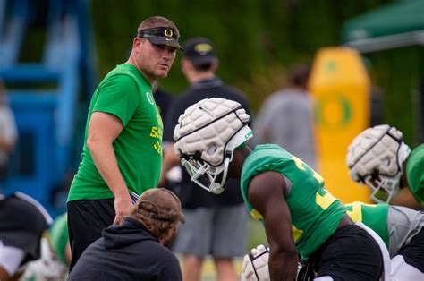 Oregon DC Tosh Lupoi shares what makes Dan Lanning a strong head coach ...